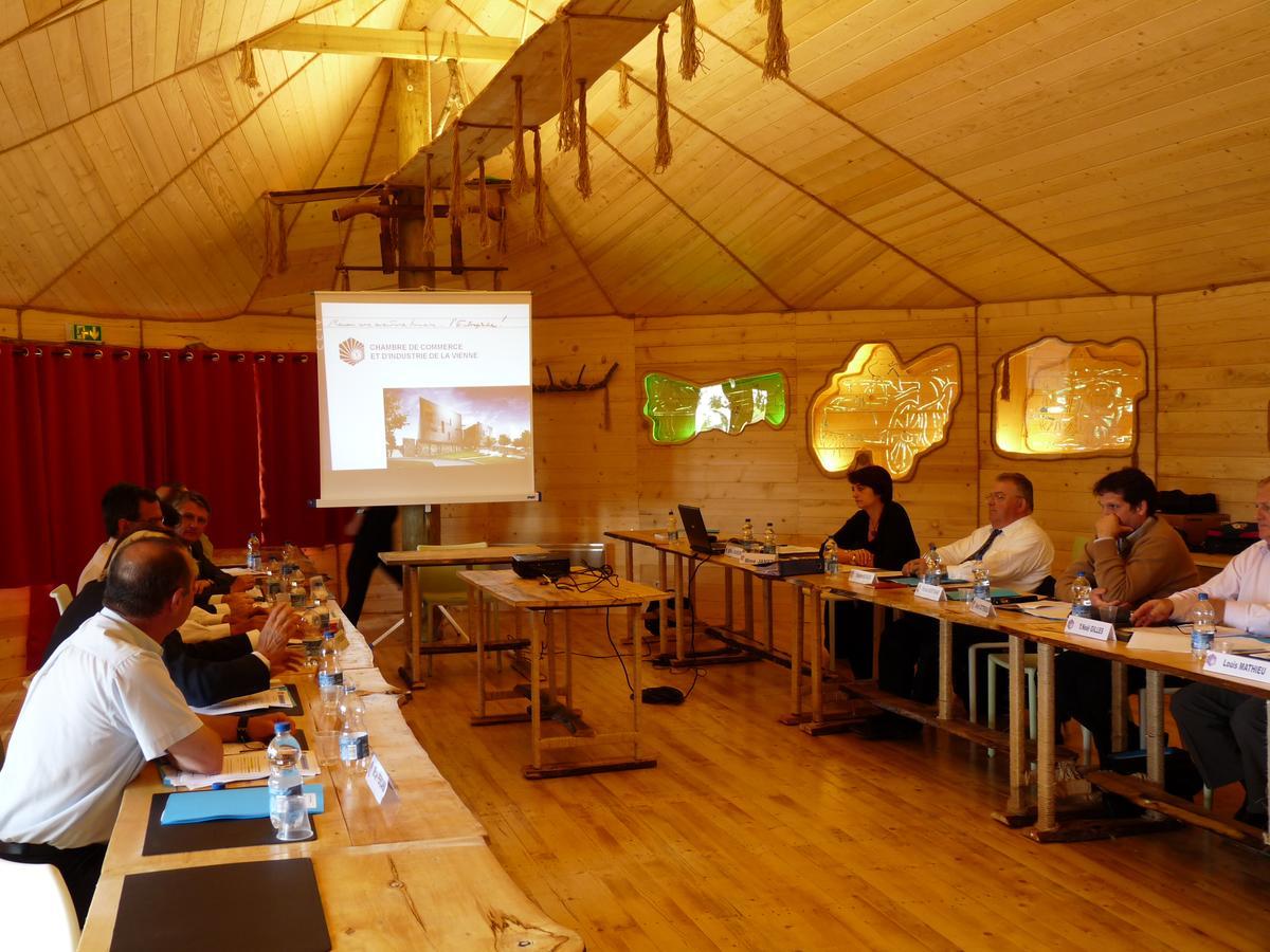 Holiday park Village - Defiplanet' Dienne (Vienne)